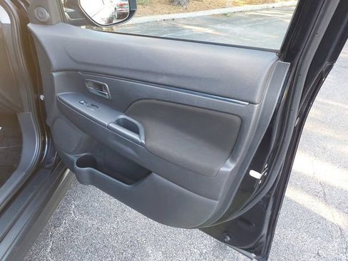 Used 2017 Mitsubishi Outlander Sport LE FWD image 18