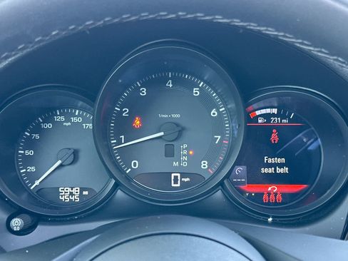 Certified 2025 Porsche Macan AWD/4WD image 28