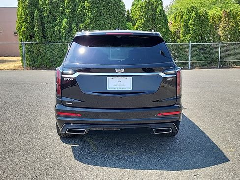 Used 2024 Cadillac XT6 Sport w/ Platinum Package AWD/4WD image 6