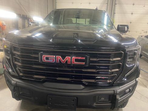 Used 2025 GMC Sierra 1500 AT4X image 6
