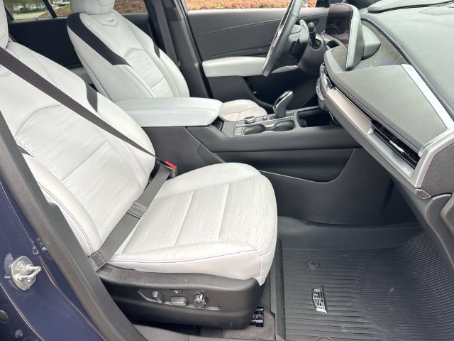 Used 2024 Cadillac XT4 Sport FWD image 9