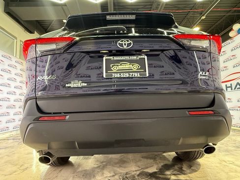Used 2022 Toyota RAV4 XLE image 11