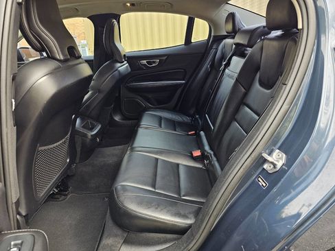 Used 2020 Volvo S60 T5 Momentum image 27