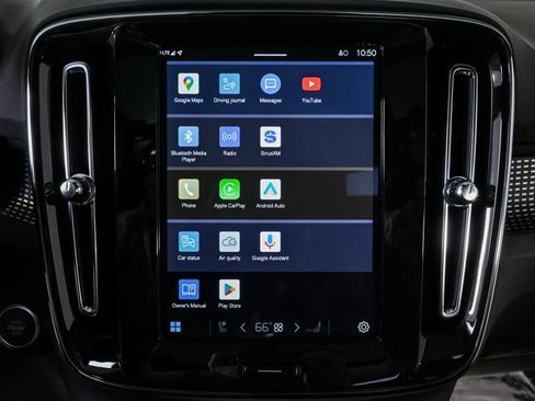 Certified 2025 Volvo XC40 B5 Plus image 15