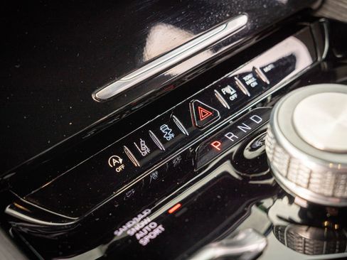 Used 2024 Jeep Wagoneer Series II w/ Flexible Seating Group image 24