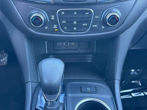 Certified 2024 Chevrolet Equinox LT image 10