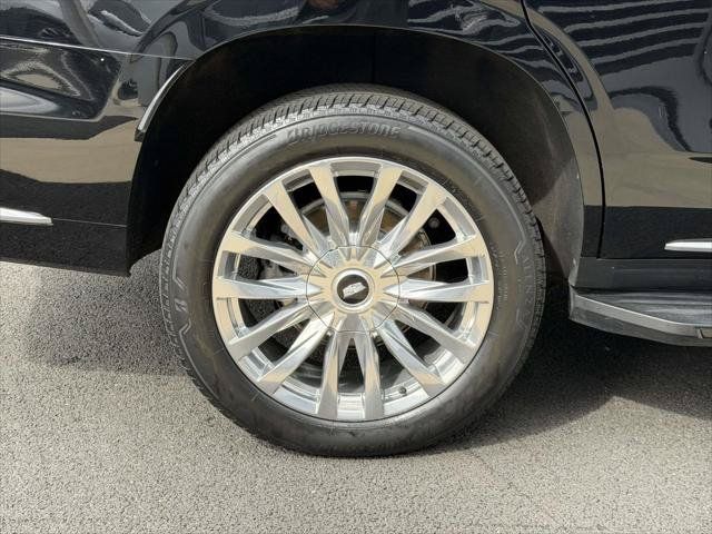 Used 2023 Cadillac Escalade Premium Luxury w/ Performance Package AWD/4WD image 8