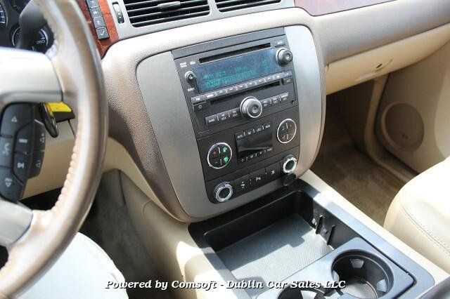 Used 2011 GMC Yukon SLT w/ SLT-2 Equipment Package AWD/4WD image 14