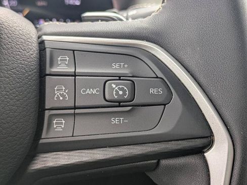 Used 2023 Jeep Grand Cherokee L Laredo RWD image 26