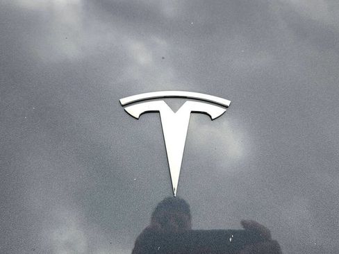 Used 2022 Tesla Model Y Long Range AWD/4WD image 12