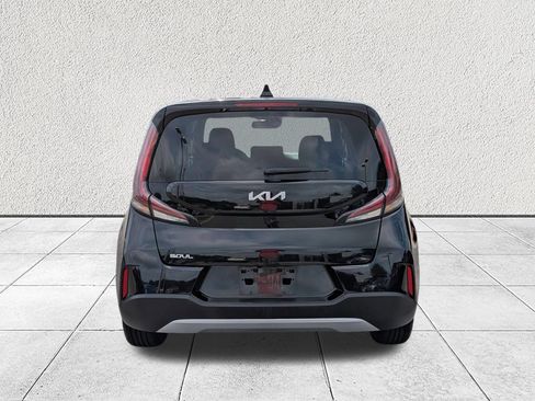 Used 2024 Kia Soul LX w/ Option Group 015 FWD image 4