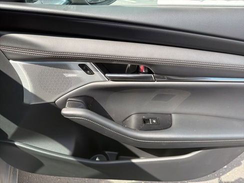 New 2026 MAZDA MAZDA3 Hatchback w/Premium Plus Pkg image 32