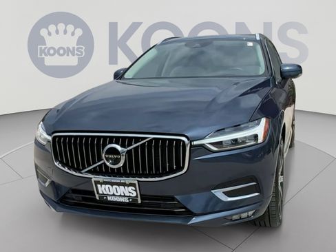 Certified 2023 Volvo XC40 B5 Plus w/ Protection Package Premier AWD/4WD image 4