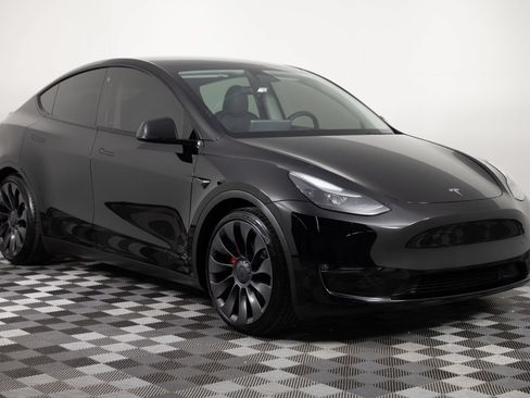 Used 2023 Tesla Model Y Performance AWD/4WD image 10