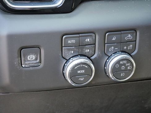 New 2026 GMC Sierra 3500 Denali w/ Denali Reserve Package image 42