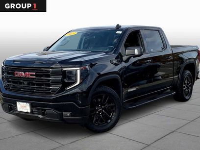 Used 2022 GMC Sierra 1500 Elevation w/ Elevation Premium Package