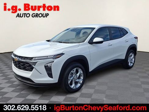 New 2026 Chevrolet Trax LS w/ LS Convenience Package image 2