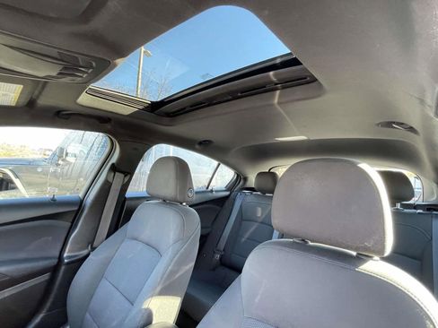 Used 2018 Chevrolet Cruze LT w/ Sun And Sound Package image 23