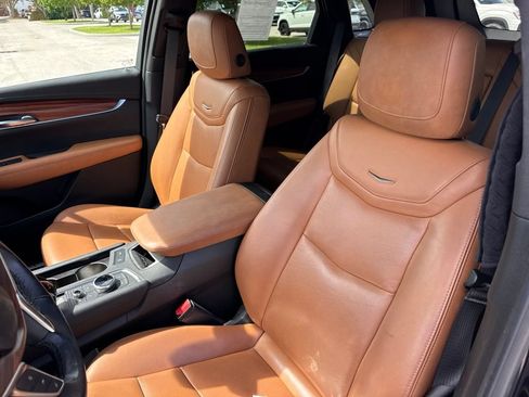Used 2024 Cadillac XT5 Premium Luxury w/ Technology Package FWD image 10
