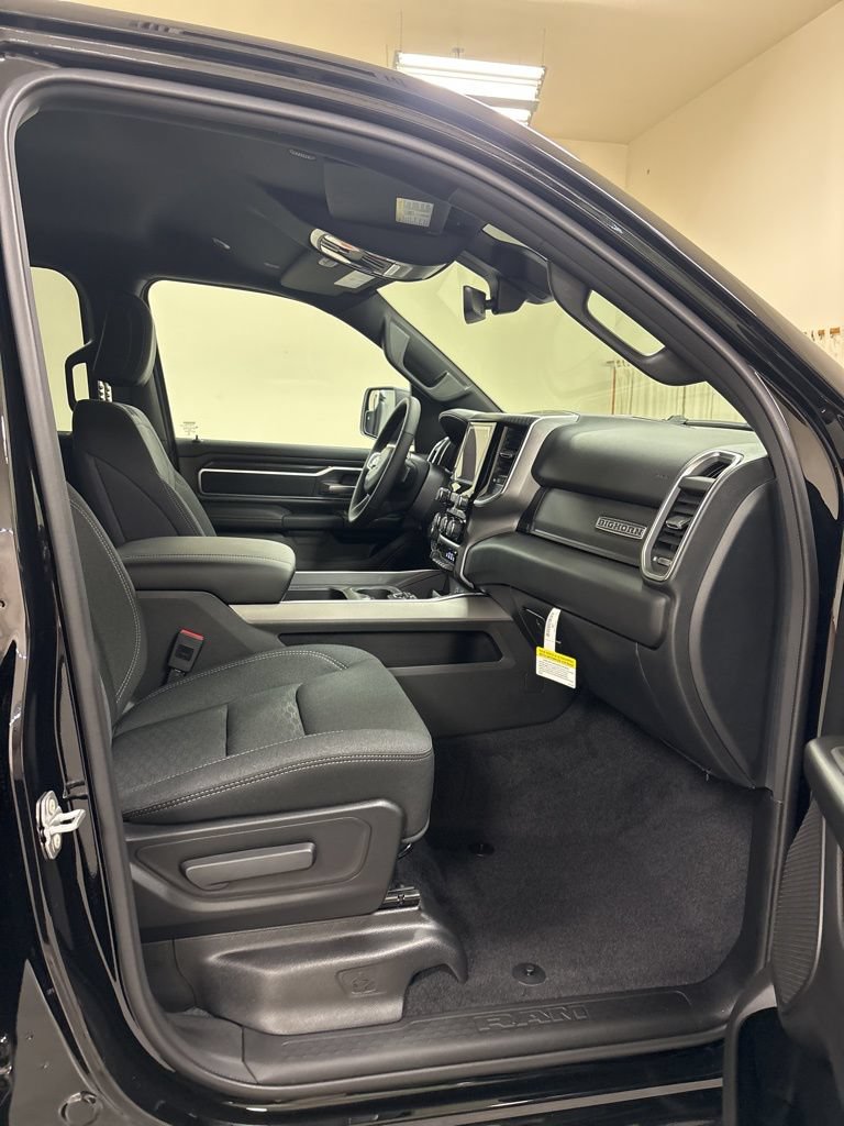 New 2026 RAM 1500 Big Horn AWD/4WD image 26