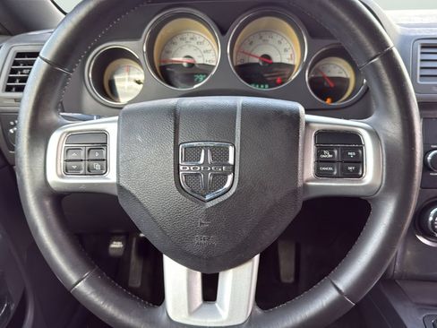 Used 2014 Dodge Challenger SXT RWD image 14