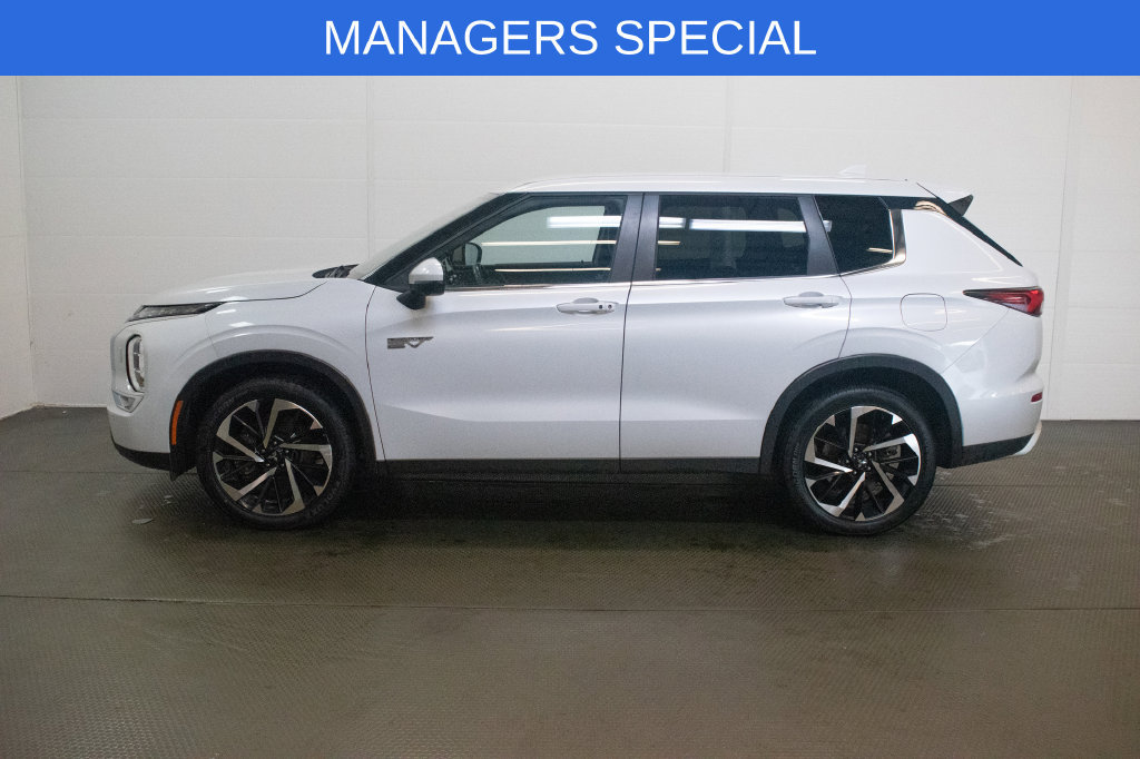 Used 2024 Mitsubishi Outlander 4WD Plug-In Hybrid image 7