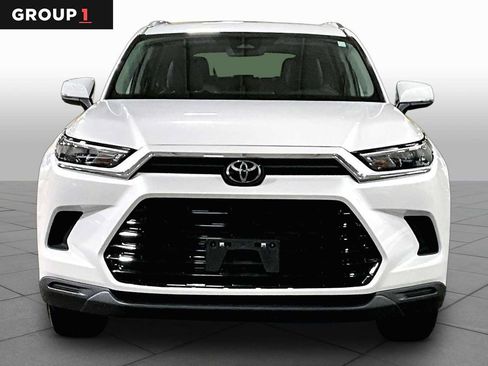 Certified 2025 Toyota Grand Highlander AWD image 4