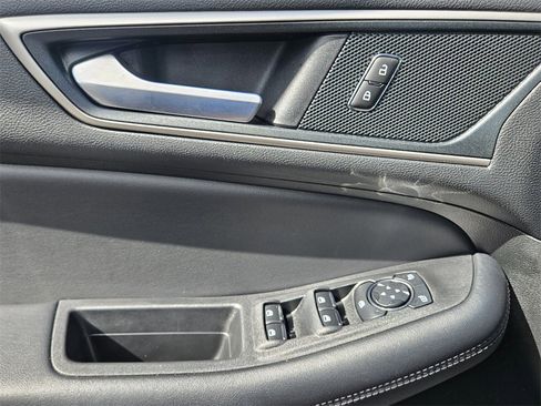 Used 2024 Ford Edge SEL image 20