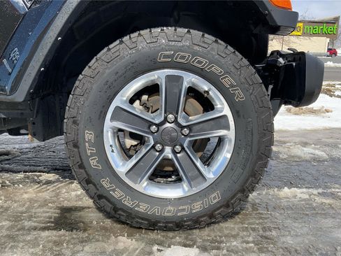 Used 2023 Jeep Wrangler Unlimited Sahara AWD/4WD image 25
