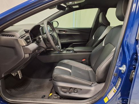 Used 2025 Toyota Camry SE image 24