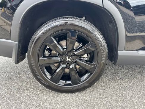 Used 2025 Honda Pilot Black Edition image 9