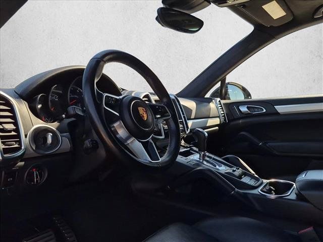 Used 2015 Porsche Cayenne Turbo w/ Premium Plus Package AWD/4WD image 10