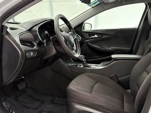 Used 2021 Chevrolet Malibu LT image 11