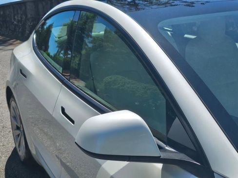 Used 2023 Tesla Model 3 Standard Range image 16