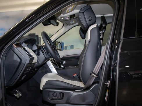 Used 2026 Land Rover Discovery Dynamic SE image 20