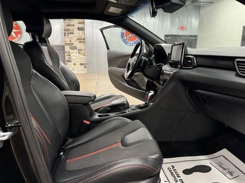 Used 2019 Hyundai Veloster Turbo image 31