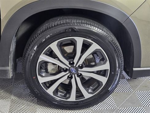 Used 2023 Subaru Forester Limited image 18