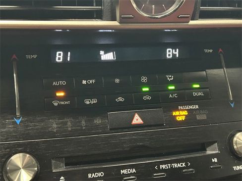 Used 2018 Lexus IS 300 image 20