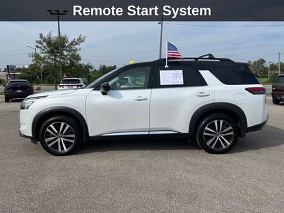 Used 2025 Nissan Pathfinder Platinum w/ Cargo Package