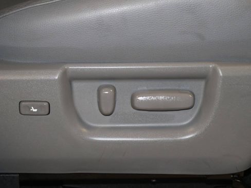Used 2017 Toyota Sequoia Limited w/ Safety & Convenience Package AWD/4WD image 80