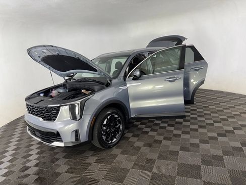 Used 2025 Kia Sorento S AWD/4WD image 13