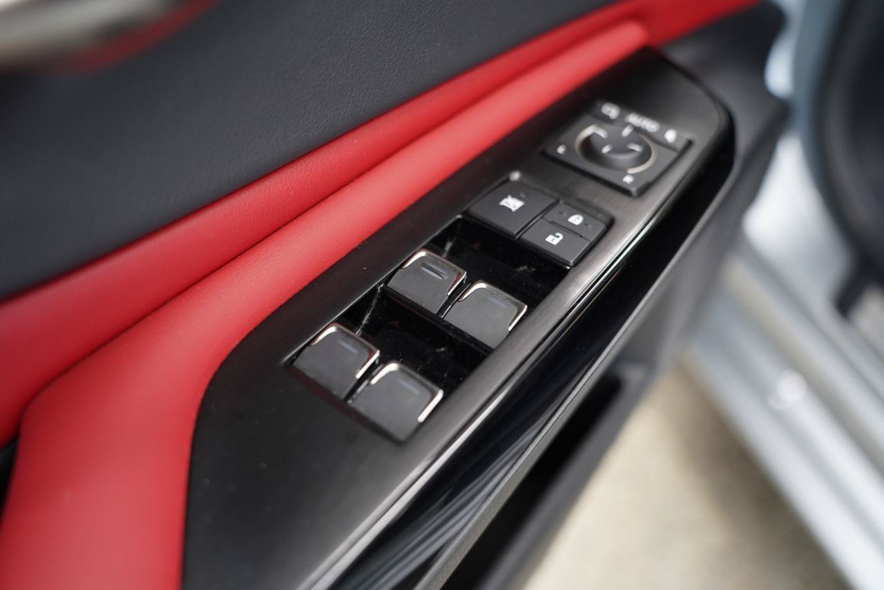 Used 2024 Lexus ES 300h F Sport w/ Accessory Package (Z2) FWD image 29