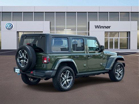 Used 2024 Jeep Wrangler Unlimited w/ Convenience Group AWD/4WD image 5