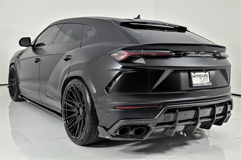Used 2019 Lamborghini Urus AWD/4WD image 13
