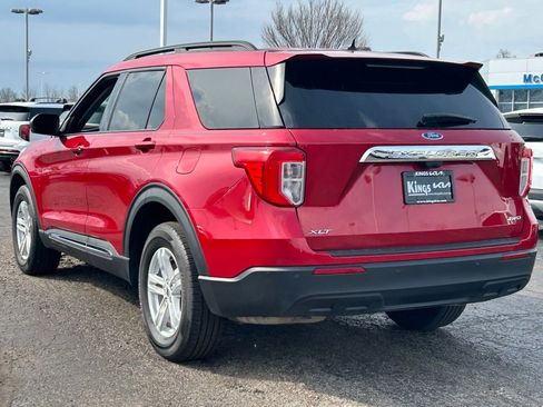 Used 2024 Ford Explorer XLT AWD/4WD image 5
