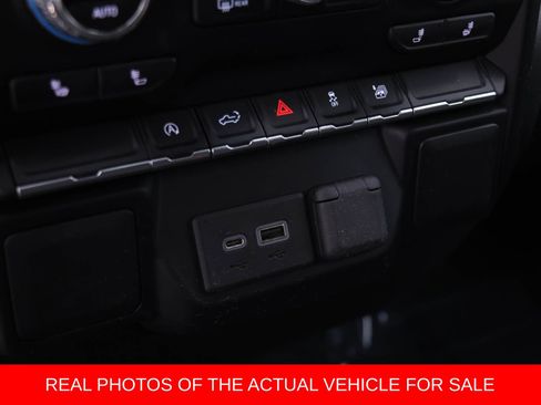 Used 2020 GMC Sierra 1500 SLE w/ SLE Value Package image 17
