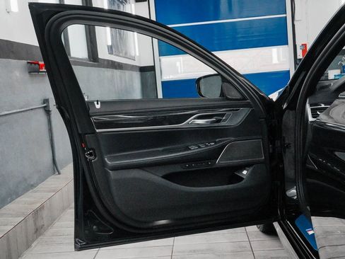 Used 2022 BMW 750i xDrive w/ Executive Package image 10