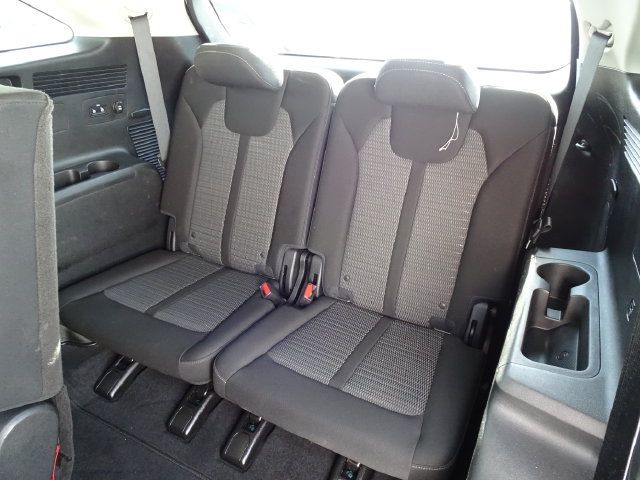 Used 2023 Kia Sorento LX FWD image 16