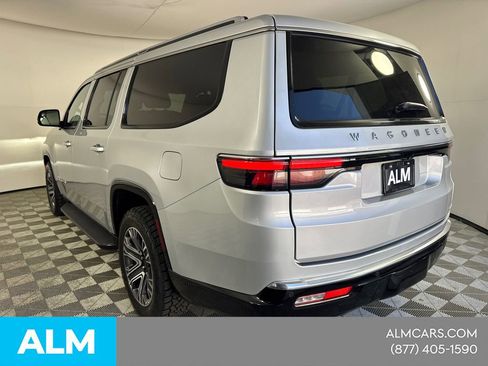 Used 2024 Jeep Wagoneer L Series II RWD image 10