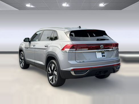 Used 2025 Volkswagen Atlas Cross Sport SE FWD image 3